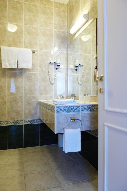 Hotel La Roseraie Wemmel Экстерьер фото