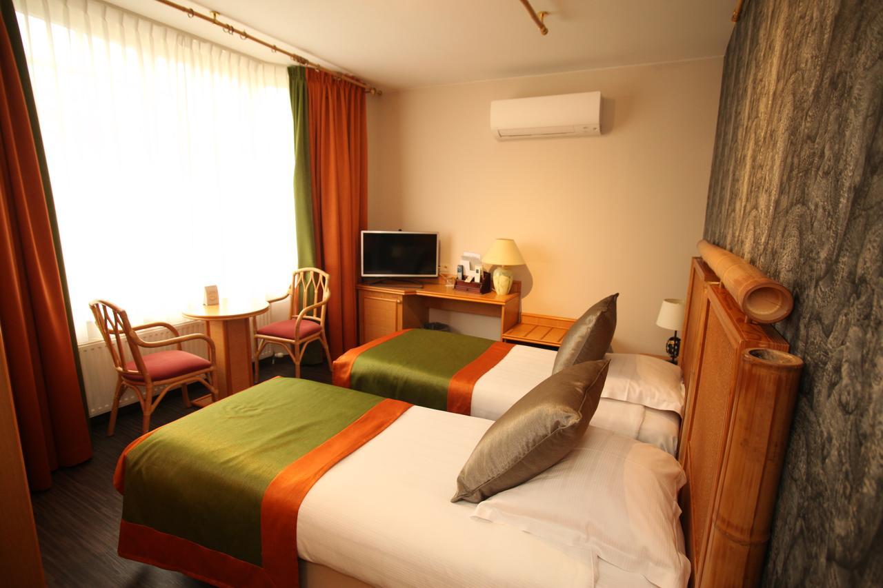 Hotel La Roseraie Wemmel Экстерьер фото